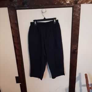 Women's Laura Scott Black Capris 12.